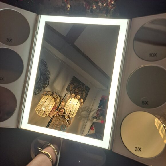 Lighted 360 Mirror- 10X - Picture 8 of 8